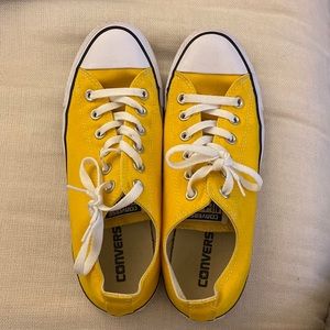 Yellow Womens Size 9 Converse